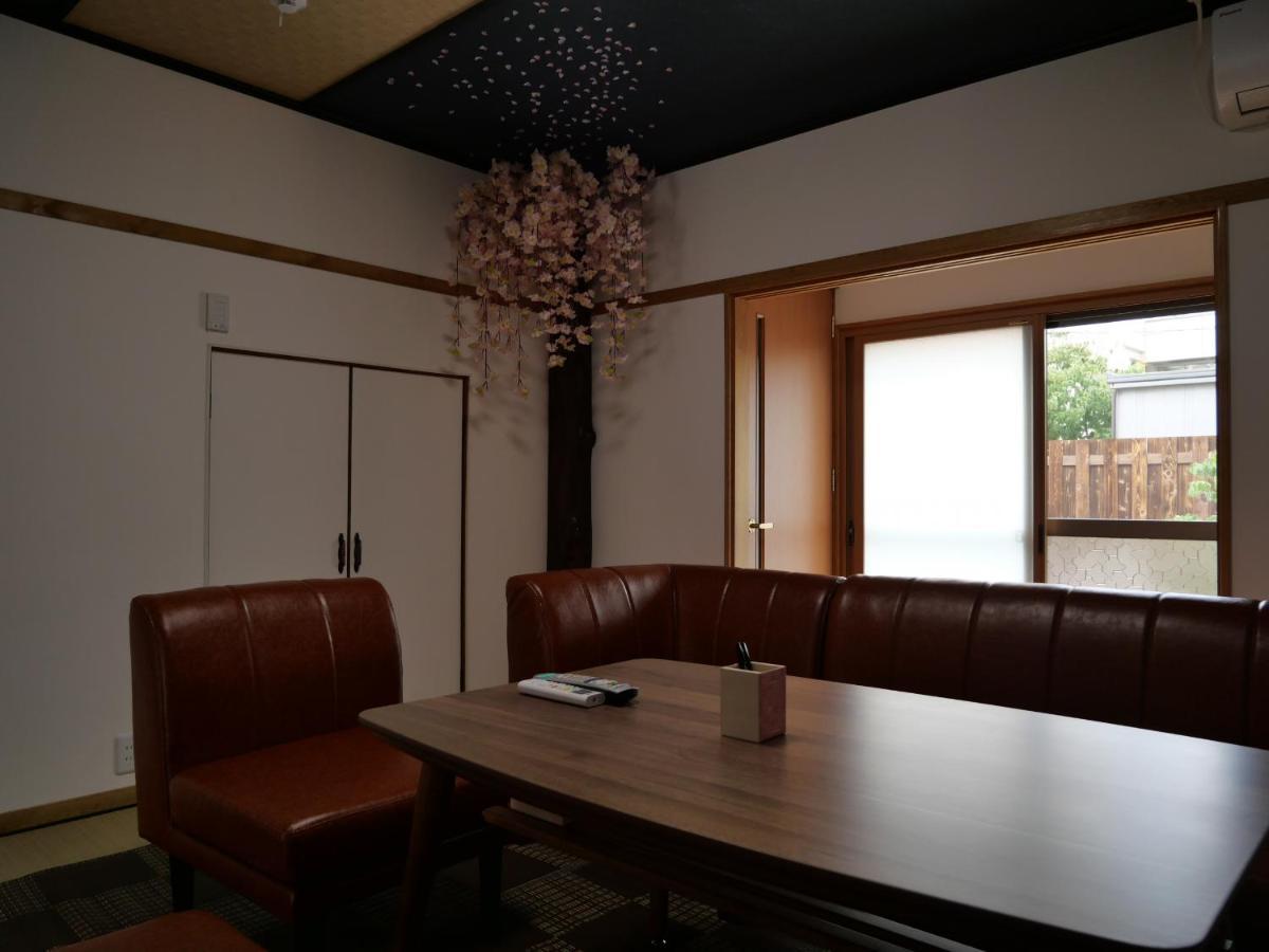 Villa Sakura Aburaya à Takayama  Extérieur photo